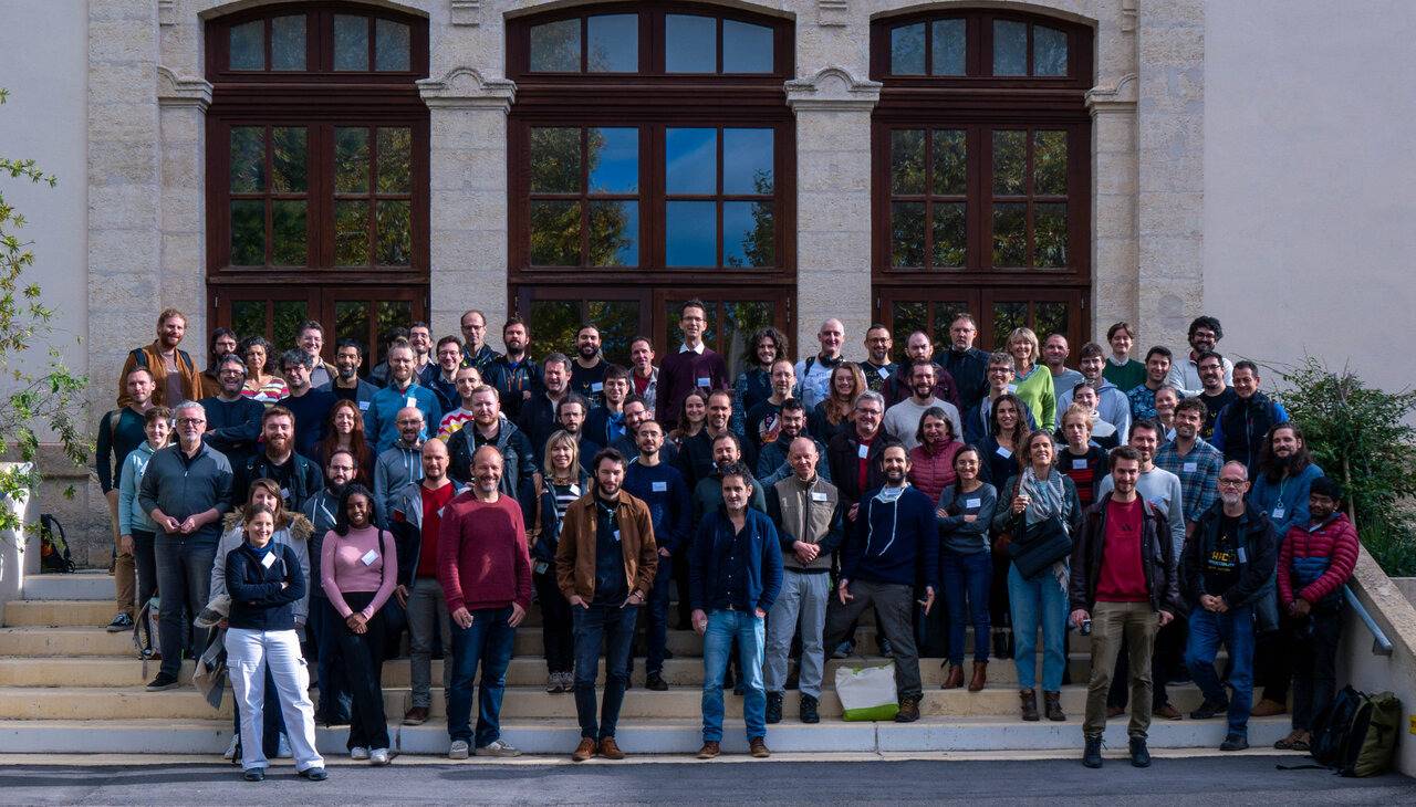 Group picture of the attendees on Friday, November 10th,
2023.  By Tess Gobain.